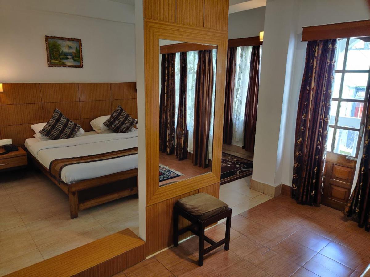 Hotel Tarayana Gangtok Esterno foto