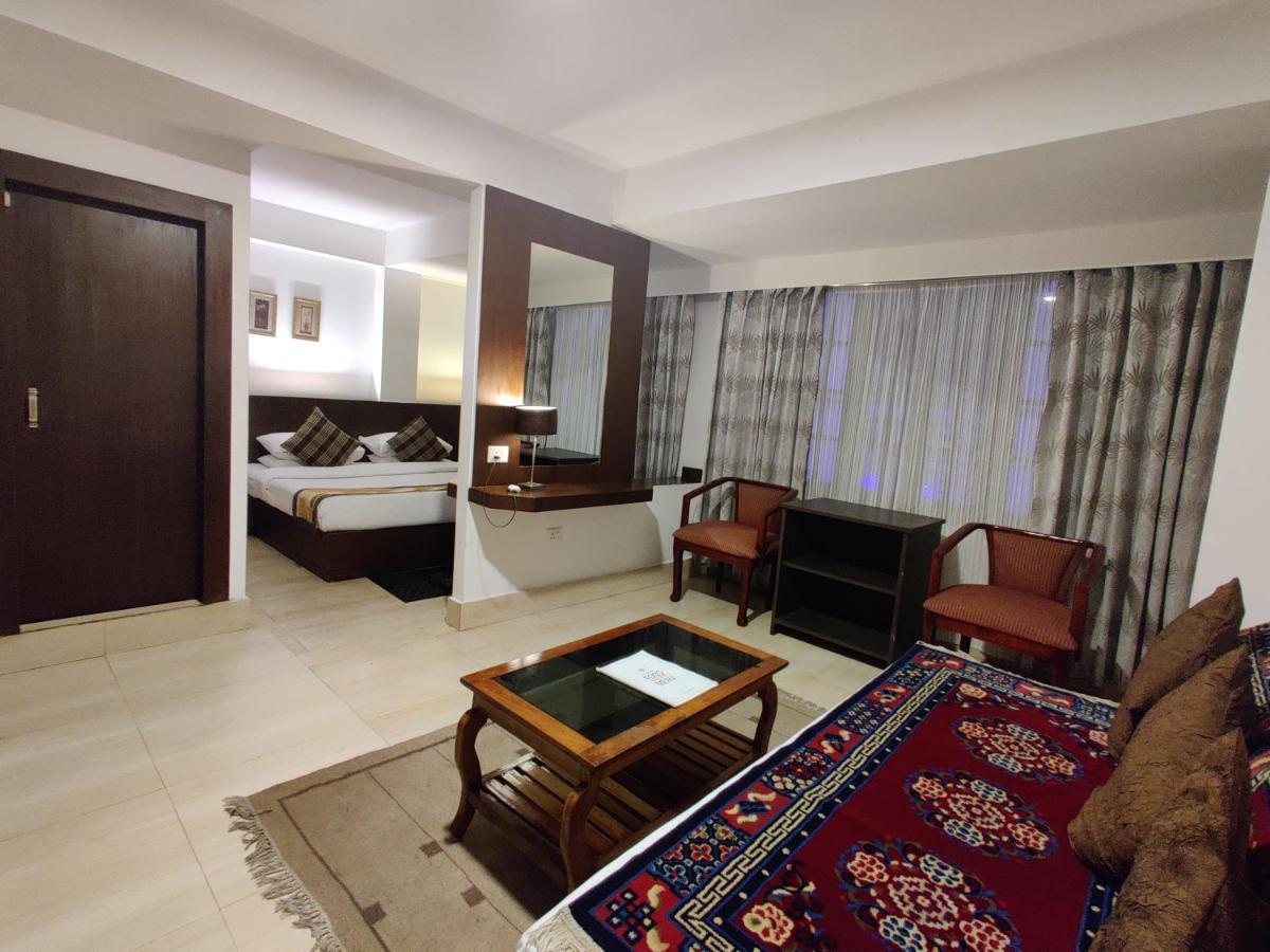 Hotel Tarayana Gangtok Esterno foto